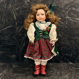 GEPPEDDO Porcelain Collector Doll #1251/4200